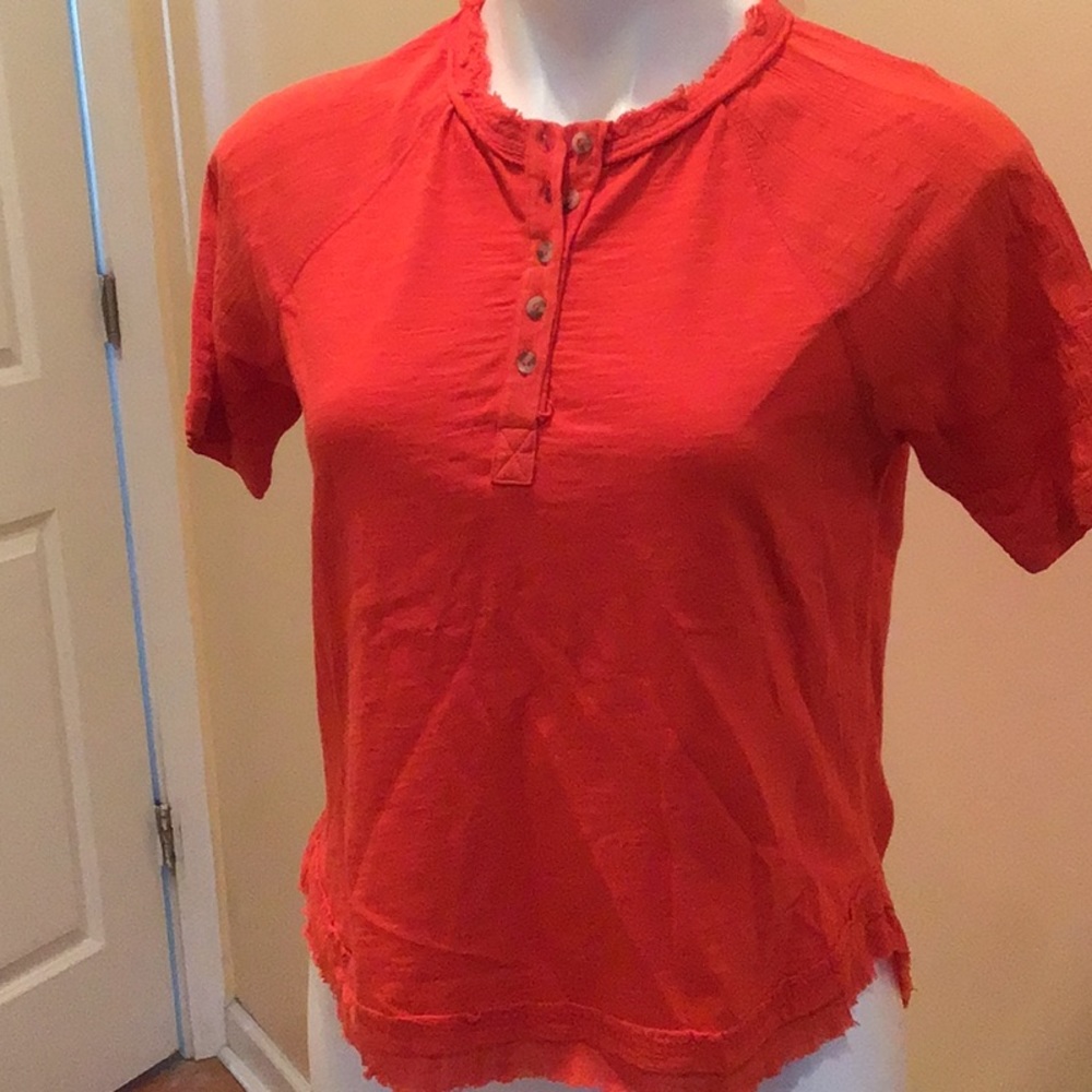 Women’s cropped button front blouse